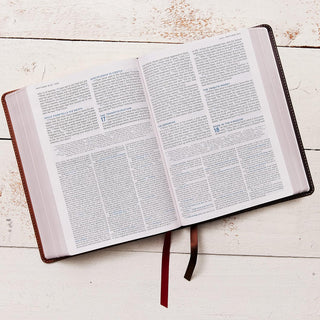 NASB, MacArthur Study Bible, 2nd Edition, Leathersoft, Brown, Comfort Print: Unleashing God's Truth One Verse at a Time, Imitation Leather