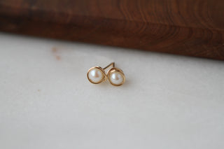 14k Gold Freshwater Pearl Stud Earrings